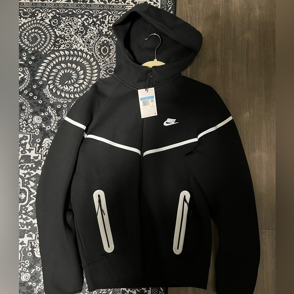 Reflective nike tech